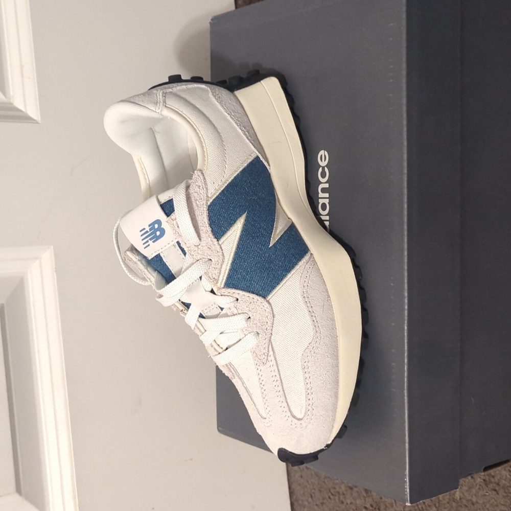 New Balance 327 Casual Womens Sneakers Reflection/Heron Blue 7.5 NIB